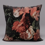 Poszewka dekoracyjna velvet czarno pomarańczowa Tulipa 40x40 w kwiaty