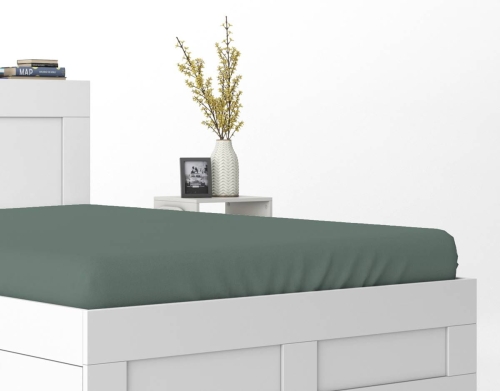 Prześcieradło Pure 220x200 satynowe z gumką w kolorze oliwkowym