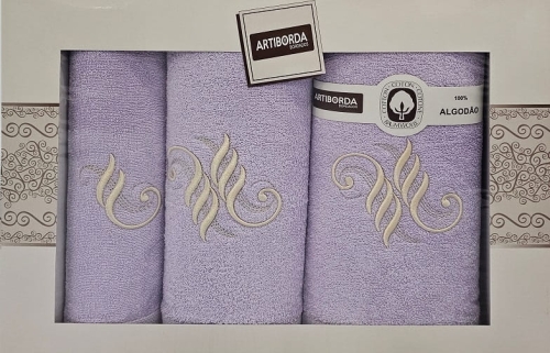 Komplet lawendowych ręczników w pudełku 3 części haft fale