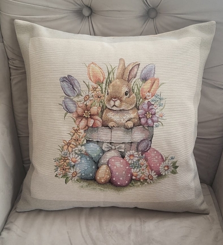 Poszewka gobelinowa wielkanocna 45x45 Króliczek z Tulipanami
