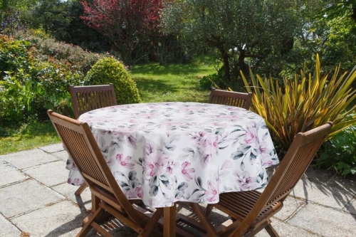 Obrus wodoodporny okrągły 150cm do ogrodu - różowe kwiaty