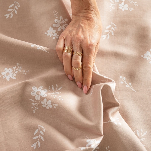 Komplet pościeli z bawełny satynowej beżowej w kwiaty 160x200 Velora