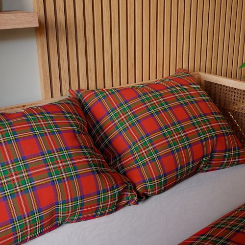 Komplet świątecznej pościeli z bawełny satynowej 220x200 w czerwono zieloną kratę