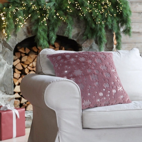 Poszewka świąteczna futrzana pudrowa 45x45 Srebrne Śnieżynki