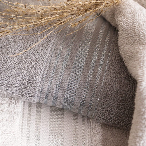 Ręcznik bawełniany 50x90 Oskar ciemno szary ze srebrną bordiurą